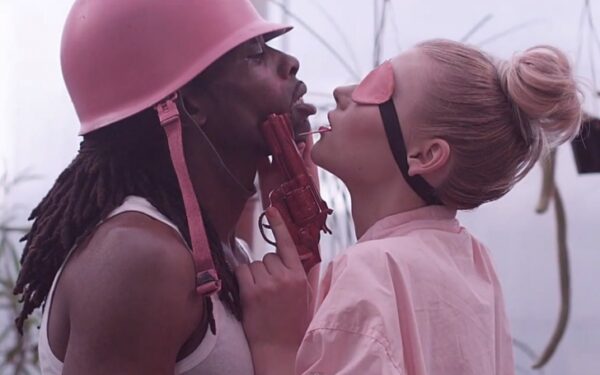 Su „Skamp“ dainą ir klipą pristatęs britas Deadly Hunta šįvakar pasirodys gyvai