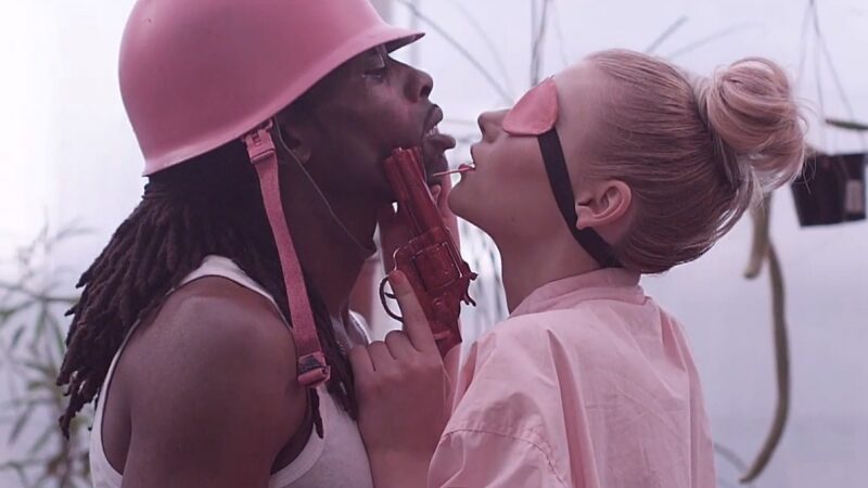 Su „Skamp“ dainą ir klipą pristatęs britas Deadly Hunta šįvakar pasirodys gyvai