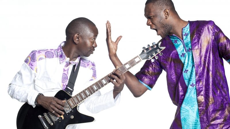 Vakarų Afrikos muzika su  prancūziško vokalo prieskoniu
