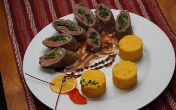 Jautienos išpjovos suktinukai su padažu