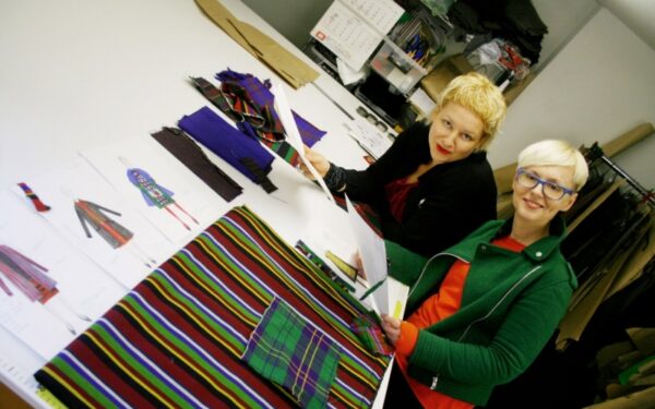 Kurti naują kolekciją žinomas dizaineres įkvėpė lietuvių tautinis kostiumas