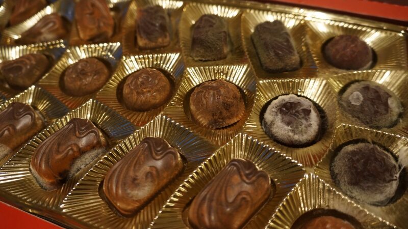 Skaitytojos laiškas: prie kavos supeliję saldainiai (foto)