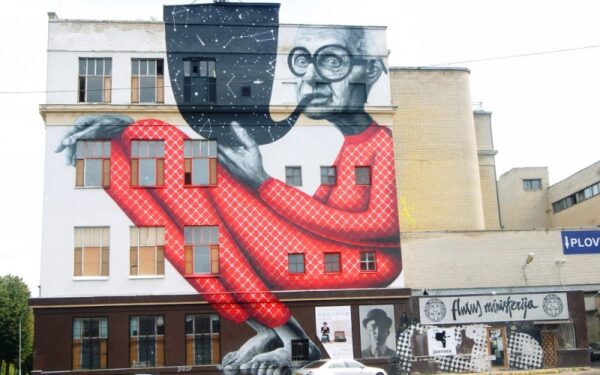 „Fluxus ministerija“ pasipuošė didžiausiu piešiniu Lietuvoje