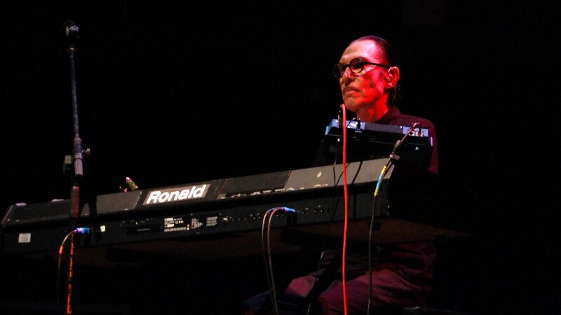 „Sparks“ Vilniuje savo dainas nurengė iki minimumo (koncerto apžvalga, foto, video)