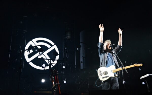 Kelionė laiku su Andriaus Mamontovo trisdešimties metų kūryba (koncerto apžvalga ir nuotraukų galerija)