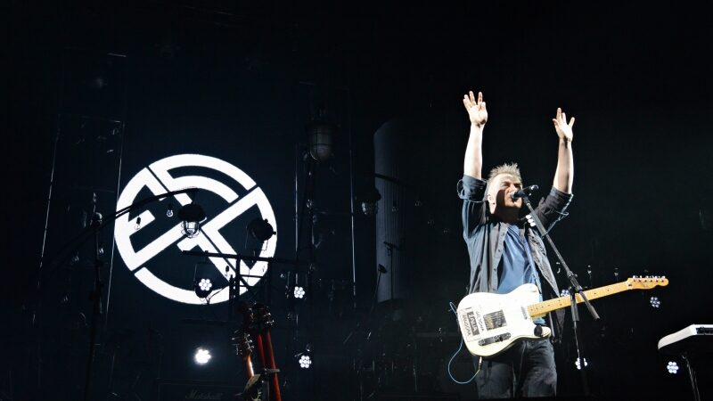 Kelionė laiku su Andriaus Mamontovo trisdešimties metų kūryba (koncerto apžvalga ir nuotraukų galerija)