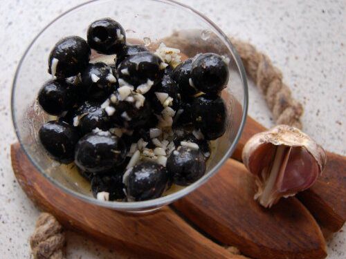 Marinuotos juodosios alyvuogės: