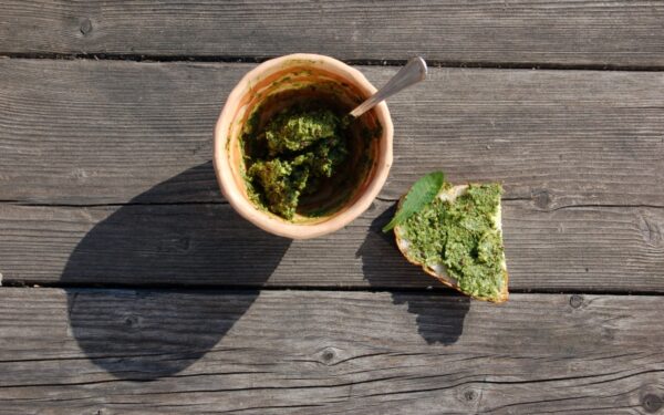 Sekmadieninis Jurgos receptas: pienių ir špinatų pesto
