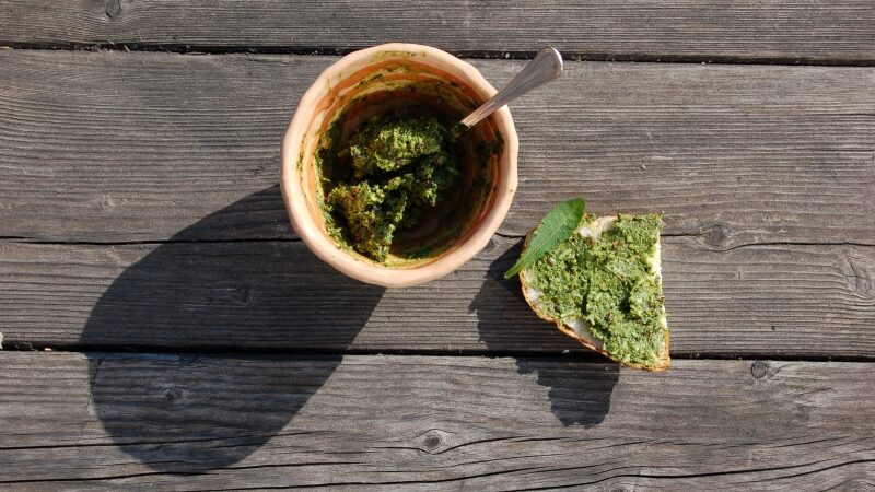 Sekmadieninis Jurgos receptas: pienių ir špinatų pesto