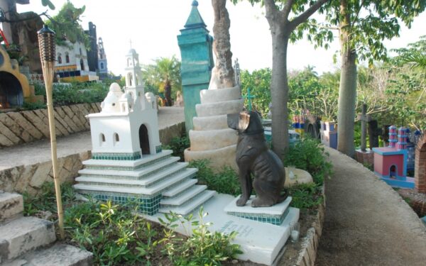 Mirusiųjų kapai Meksikoje – ryškiaspalvės oazės (Foto)