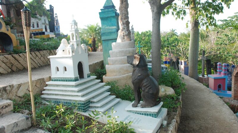 Mirusiųjų kapai Meksikoje – ryškiaspalvės oazės (Foto)