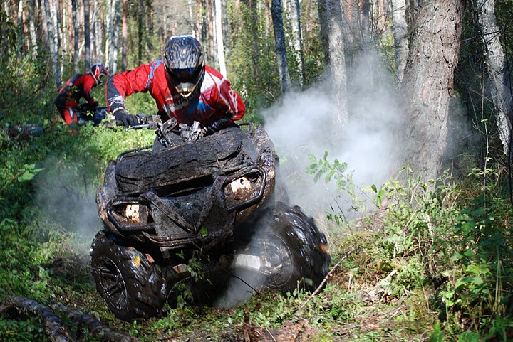 Motociklų griausmas poligone (Foto)