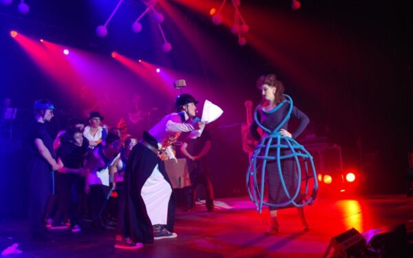 Roko operoje „Viduramžiai rytoj“ – studentų protestas (Foto)