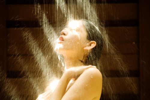 Septynios kasdienės nuodėmės: rytinis dušas