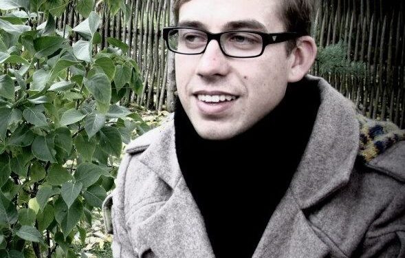 „Rinkis profesiją“. Jaunam radijo žinių vedėjui Edvardui darbas – laisvalaikis (interviu)