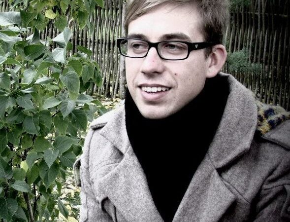 „Rinkis profesiją“. Jaunam radijo žinių vedėjui Edvardui darbas – laisvalaikis (interviu)