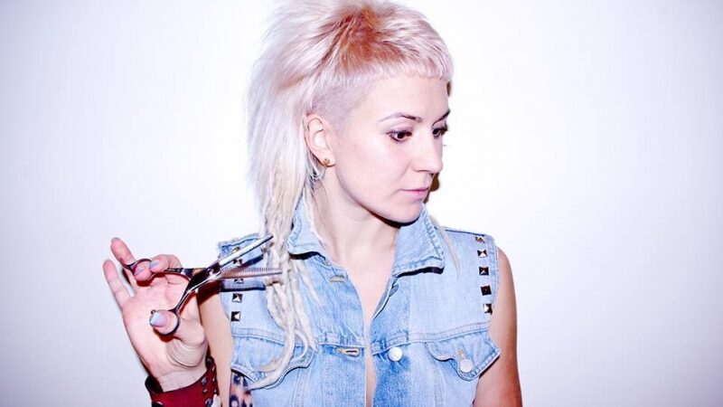 Kas nutinka, kai kirpėja Eglė į plaukus suleidžia pirštus? (interviu)