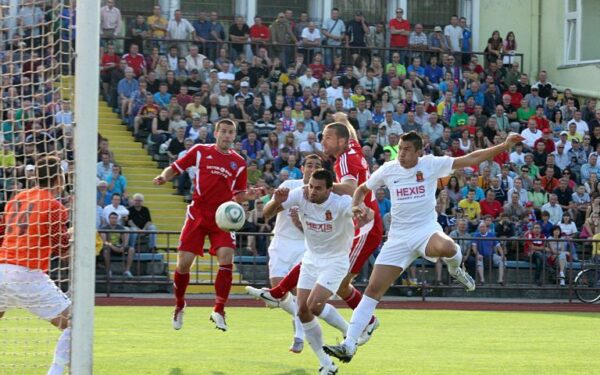 Šalies futbolo čempionai neturi UEFA reikalavimų atitinkančio stadiono