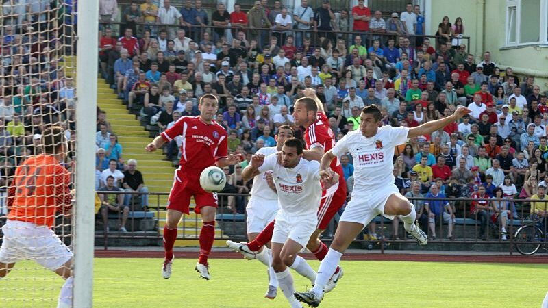 Šalies futbolo čempionai neturi UEFA reikalavimų atitinkančio stadiono
