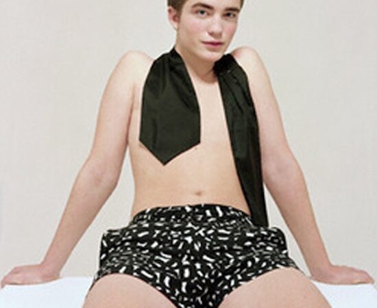 Vienais apatiniais: jaunas, pusnuogis ir „minkštokas“ R. Pattinsonas (foto)