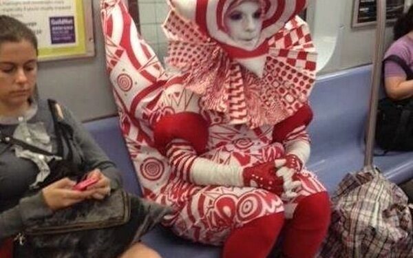 Viešojo transporto ypatumai: nuo meilės žaidimų iki superherojų (foto)