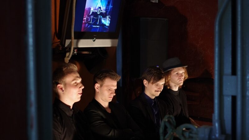 „Deeper Upper“ debiutinis mini albumas skambėjo tarp garo katilų