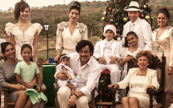 Filme „Eskobaras: Kruvinas rojus“ Benicio Del Toro – garsiausias Kolumbijos narkobaronas Pablo Escobaras