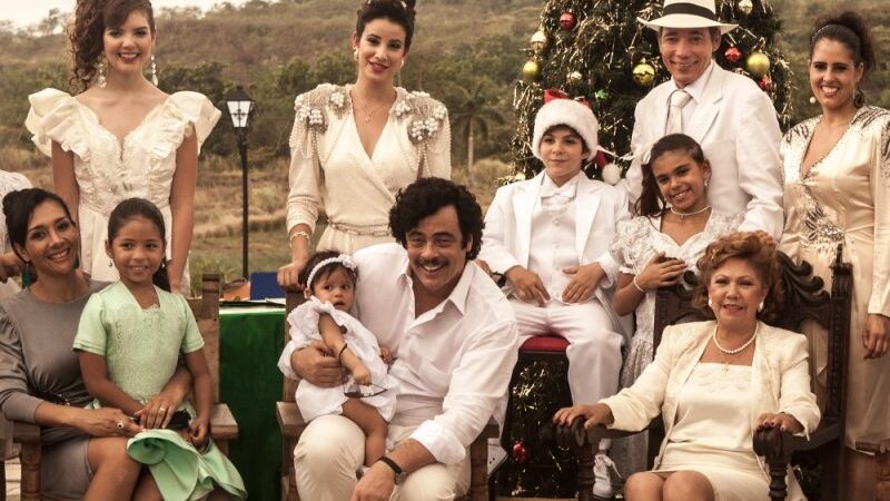 Filme „Eskobaras: Kruvinas rojus“ Benicio Del Toro – garsiausias Kolumbijos narkobaronas Pablo Escobaras