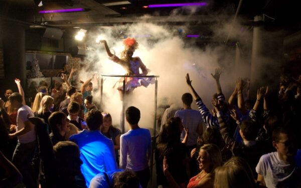 Klube „Exit“ – baltosios Kalėdos ir auksiniai Naujieji