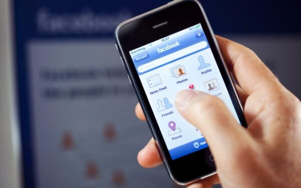 Kaip neprisišaukti nelaimės per „Facebook“?
