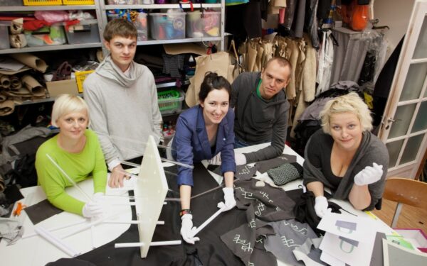 „LT identity“ paroda „Baltai“ – harmoninga kelionė laike