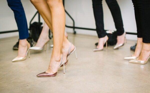 Per ankšta avalynė: „prasitampys“ ar greičiau sužalosime pėdas?