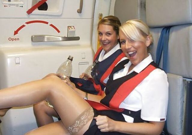 Laisvadieniui – seksualios ir pašėlusios stiuardesės (foto)