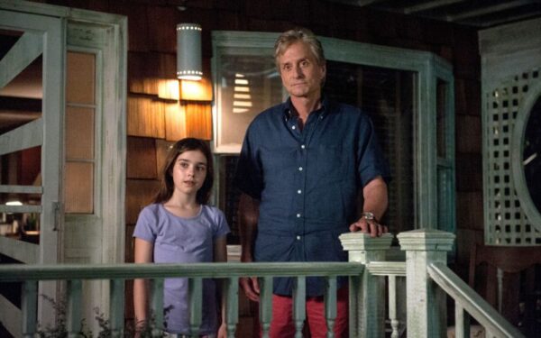 „Bondiados“ režisierius į trilerį „Slaptasis agentas“ prisiviliojo M. Douglasą, J. Malkovichių bei O. Bloomą