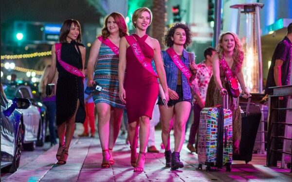 Komedijoje „Mergų balius“ suvaidinusi S. Johansson papasakojo apie sunkiausią savo gyvenimo naktį