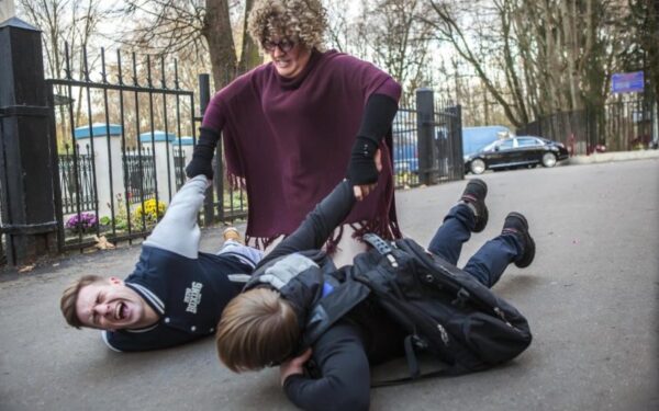 Komedijoje „Laisvo elgesio močiutė“ – nauji šiuolaikiniai Ostapo Benderio nuotykiai