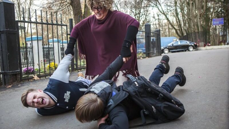 Komedijoje „Laisvo elgesio močiutė“ – nauji šiuolaikiniai Ostapo Benderio nuotykiai