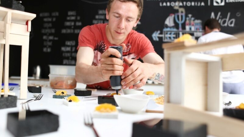 „Lauro lapo“ šefas dalinosi idėjomis su dizaino studentais (foto)