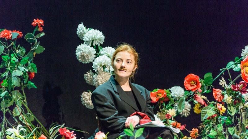 Suomė režisierė laužo lietuvių teatro konvencijas