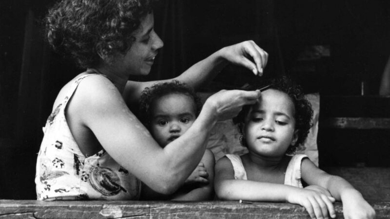 Motinystės tema nuotraukose iš 60 pasaulio šalių