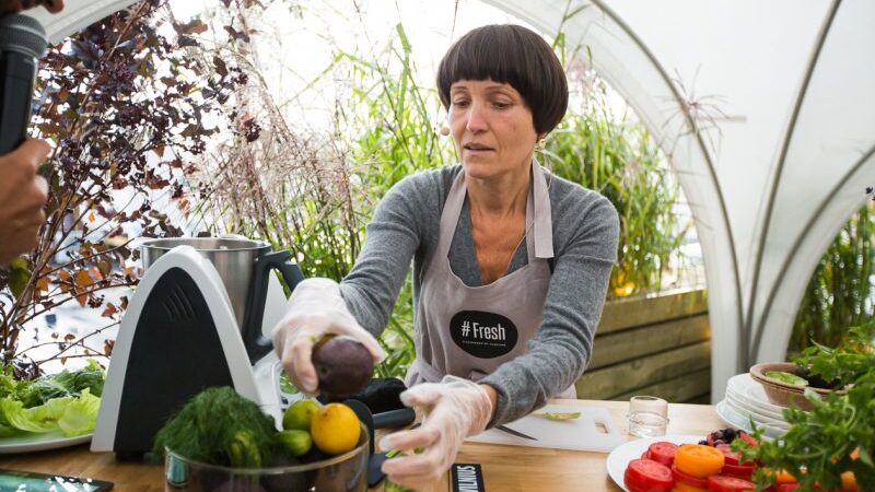 Olga Dzindzeleta: žaliavalgystė – mada? Taip, tačiau sveika! (interviu)