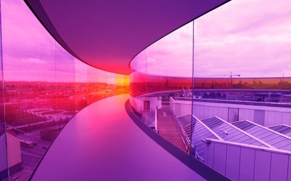 Vaivorykštinė pastato panorama Danijoje (Foto)