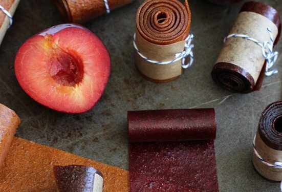 Sekmadienio burtai virtuvėje: becukriai skanumynai – vaisių odelės arba „lavashak“