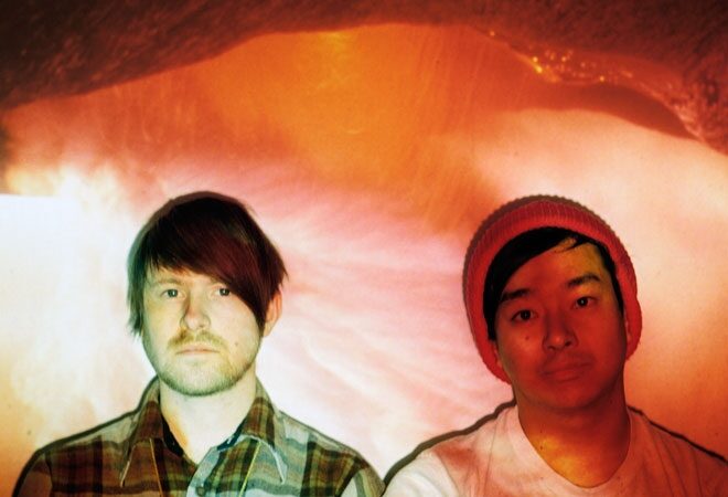 Triukšmingi muzikiniai pusryčiai su naujausia „Fuck Buttons“ kūryba