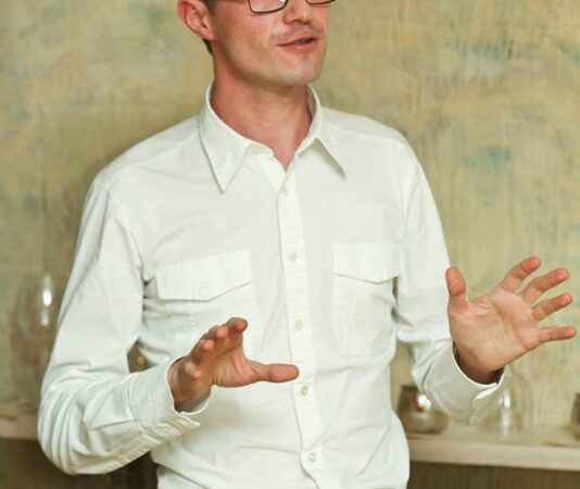 Dr. Gediminas Degėsis apie metų pabaigos šventes čia ir juodajame žemyne (interviu)