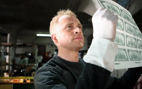 Europos šalių kino klube – dar nematyta veiksmo komedija