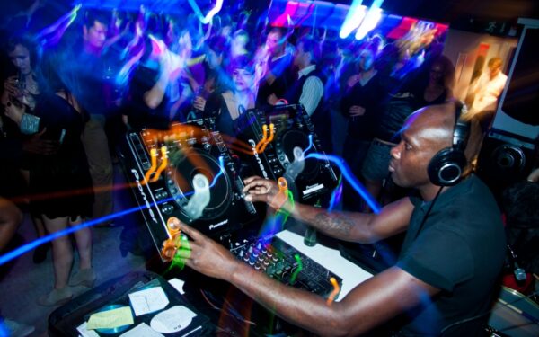 Gary Powell apie „The Libertines“: „Norėčiau, kad mes kartu įrašytume naujos muzikos“ (interviu)