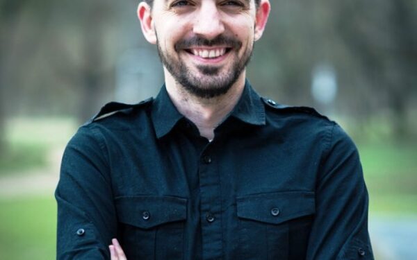 Interviu su dizaineriu G. Šiauliu: kaip gimsta muzikos albumo viršelis