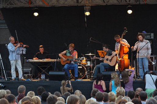 Kauno Senamiestyje iki sutemos aidėjo festivalio svečių juokas (Foto)