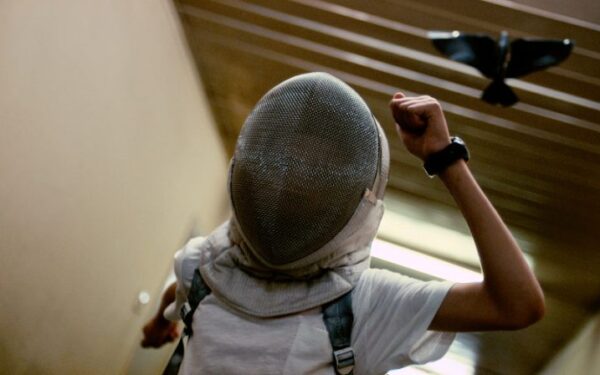 Naujausiame GeraiGerai klipe žmogaus transformacijos ir jas lydintis elektroninis paukštis (video)